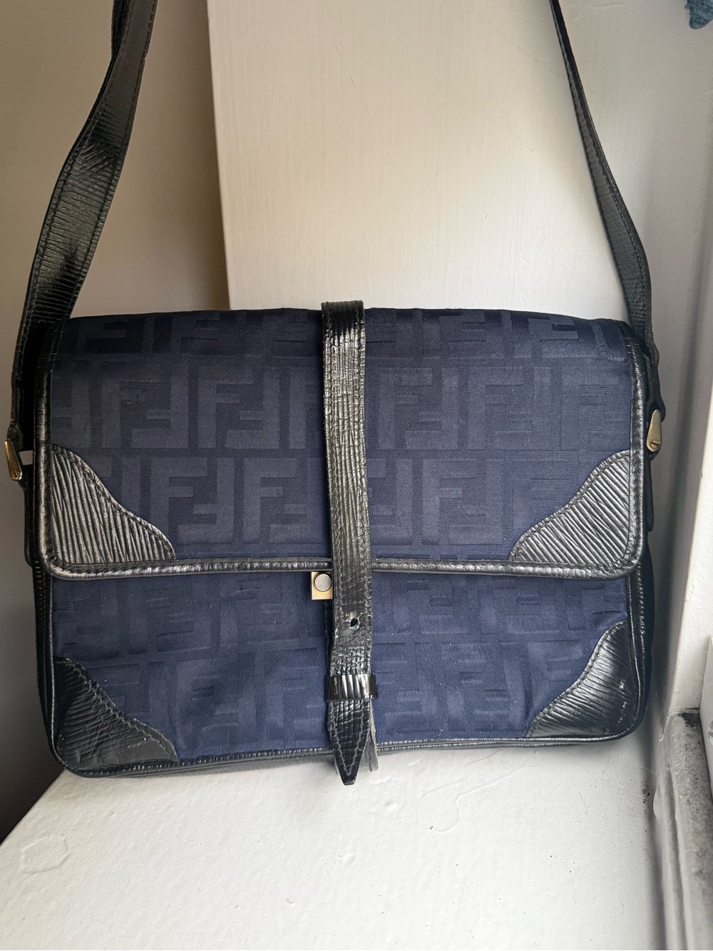 Fendi Vintage circa 90s Navy Blue Canvas Shoulder Bag with Black Leather Trim - Picture 3 of 16